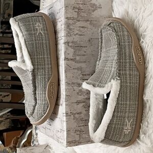 KURU Loft Women's Gray Plaid Slippers White Faux Fur Lining Arch Supportive 9.5M